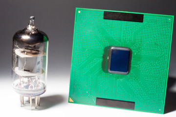 Vacuum radio tube with computer processor