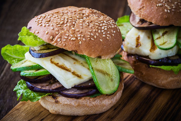 Grilled vegetable and haloumi burger with romaine lettuce, Greek style