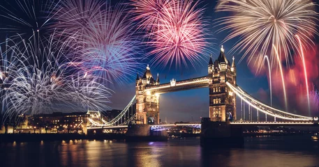 Photo sur Plexiglas Tower Bridge Tower bridge avec feu d& 39 artifice, Nouvel An à Londres, Royaume-Uni