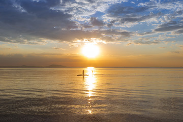 Fototapeta na wymiar Colorful sunset in the sea 