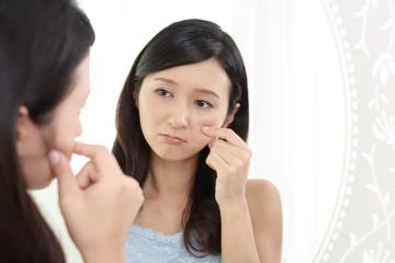 お肌が気になる女性