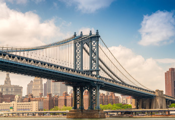 Fototapeta na wymiar The Manhattan Bridge as seen from underneath, New York City