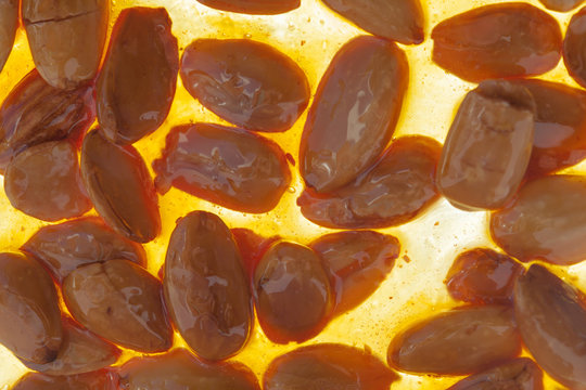 Brown nougat or nougatine