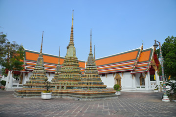 Fototapeta premium Phra Maha Chedi atTemple of the Reclining Buddha, AsiaTemple Wat Pho in Bangkok - Thailand