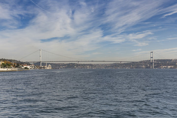Fototapeta na wymiar Bosporus-Brücke überspannt den Bosporus, Istanbul,Türkei