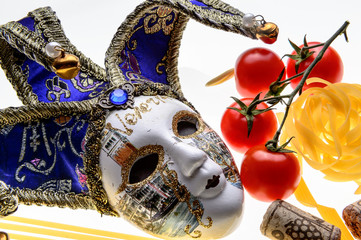 Maska Wenecka z pomidorami i makaronrm
