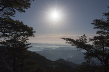 峠を登りきって視界がひらけた