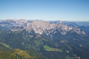 Fototapeta na wymiar Eisenerzer Reichenstein in den steirischen Alpen im Spätsommer