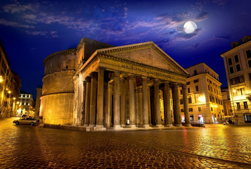 Obraz premium Moon over pantheon in Rome