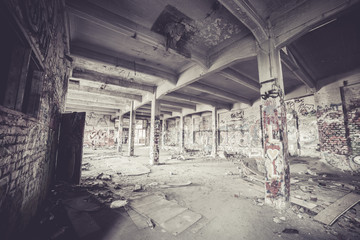Ancien hall d& 39 usine abandonné