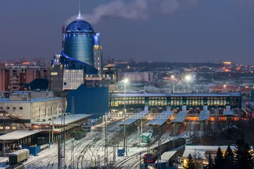 Papier Peint photo Gare Vue de dessus sur l& 39 immeuble de bureaux de la gare le soir d& 39 hiver à Samara, Russie