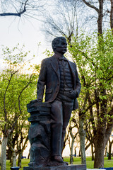 Detalle Estatua Benito Perez Galdos