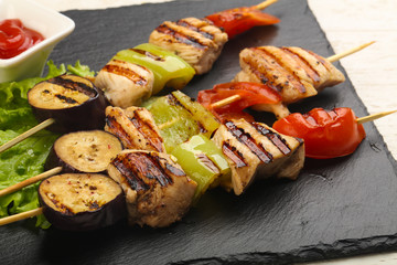 Chicken and vegetables skewer