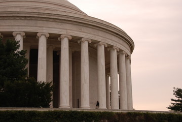 Obraz premium Washington, DC Jefferson Memorial in spring sunrise cherry blossoms