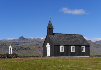 Fototapeta na wymiar Die Kirche von Búðir auf der Halbinsel Snæfellsnes in Island