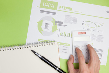 デスクワーク・グリーンバック