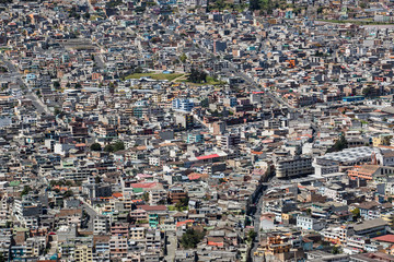 H&auml;user, Stra&szlig;enverkehr, Stadtviertel Marianito; Quito, Ecuador 