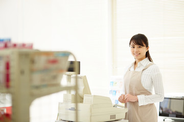 店で働くスタッフ