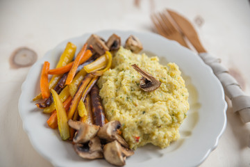 Polenta mit Röstgemüse