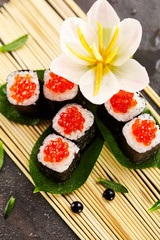Ikura Sushi Roll