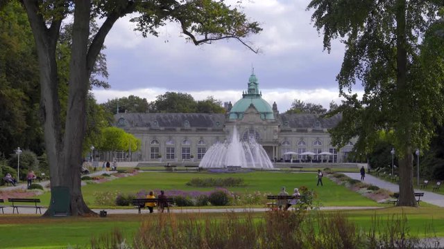 Luxus Geb&auml;ude klassizistisch mit Brunnen S&auml;ulen und Kurpark Bad Oeynhausen