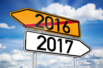 Schild mit 2016 und 2017 Silvester
