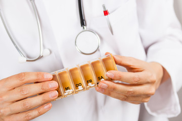 Tablettenbox Medikamente Pillen Schachtel