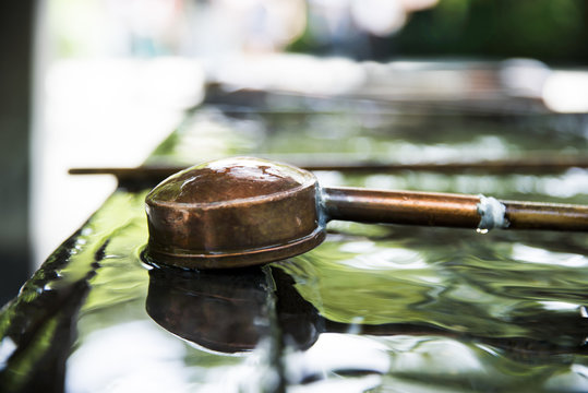 Water purification, Shinto Shrine, Tsurugaoka Hachimangu, Kamakura, Kyoto, Japan, East Asia