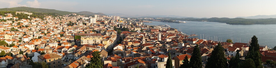 Fototapeta na wymiar Panoramabild von von der Festung auf Sibenik