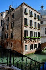 Fototapeta na wymiar Venice, antique palace and canals