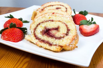 swiss roll with strawberry jam