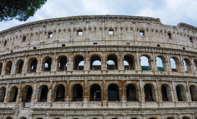 Fototapeta na wymiar Rome sightseeing - the amazing Colosseum
