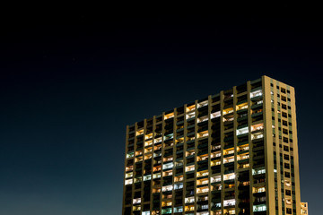 マンションの夜景