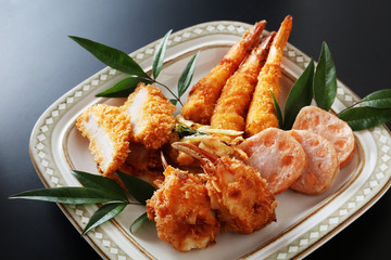 揚げ物　盛り合わせ