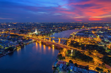 Fototapeta na wymiar Phra Phuttha Yodfa Bridge view of Bangkok
