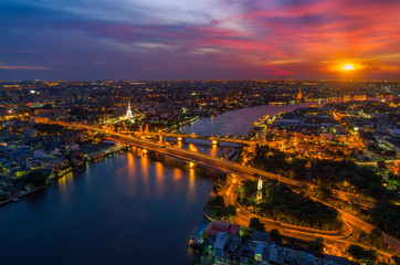 Fototapeta na wymiar Phra Phuttha Yodfa Bridge view of Bangkok