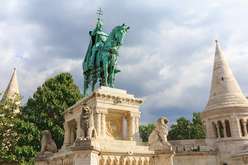 Fototapeta na wymiar Budapest. The monument to St. Istvan