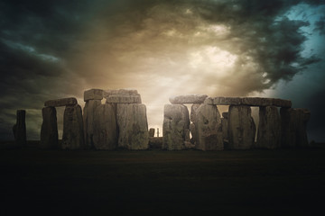 Dramatic Stonehenge - obrazy, fototapety, plakaty