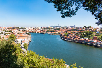 Porto vue sur la ville et le Douro depuis les jardins du palais de cristal