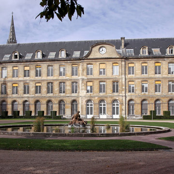 backside hotel de ville rouen