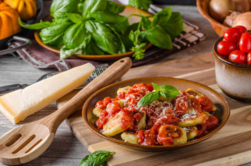 Roasted gnocchi with tomato souce