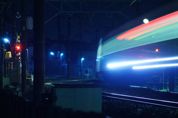 夜の鉄道風景