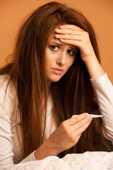 Obraz premium gorączka choroba grypa kobieta