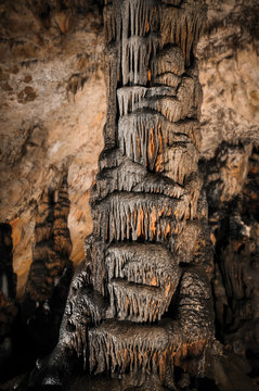 Monumental dripstone columns