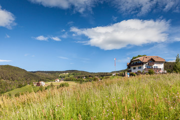 Bergbauernhöfe bei Mittelberg am Ritten