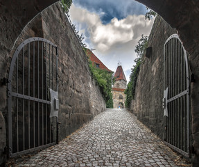 Tor und Durchgang