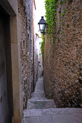 Narrow back street in the Jewish quarter, Girona, Spain