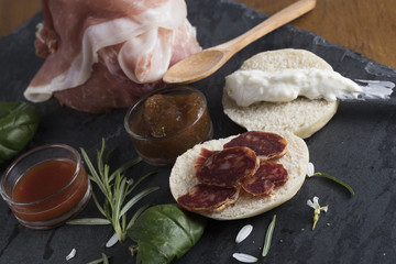 the tigella is a dish very very typical of Emilia, Italy region. It is stuffed with sauces and vegetables and pork cuts