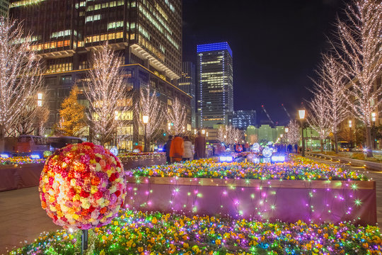 東京丸の内のイルミネーション夜景