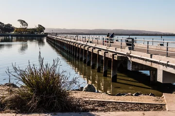 Photo sur Plexiglas Jetée Fishing pier at Chula Vista Bayfront park with San Diego bay.  